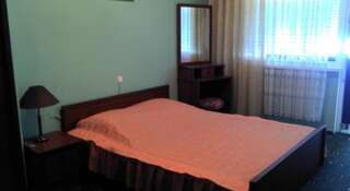 Гостиница Гостевой дом Аквамарин Утес Стандартный двухместный номер с 1 кроватью или 2 отдельными кроватями и видом на море-2